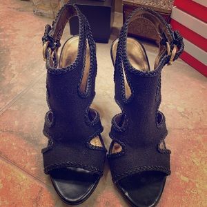 Tahari Lexie 7.5M heel sandals